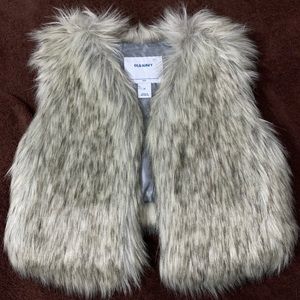 Old Navy 2t faux fur vest